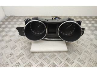 Панель приборов 3T1920841E   Skoda Superb B6 (3T)       