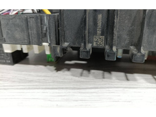 Блок предохранителей  FU5T14A068HA   Ford F150    