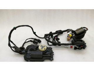 Механизм фиксации задней двери