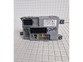 Блок предохранителей 28340956, 28340956 Opel Combo D