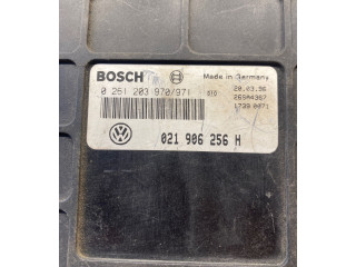 Блок управления двигателя 021906256H, 26SA4367   Volkswagen Transporter - Caravelle T4