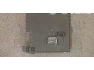 Блок предохранителей 8676391 Volvo S80