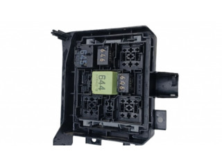 Pojistková skříňka 7P0937211A Volkswagen Touareg II 2011