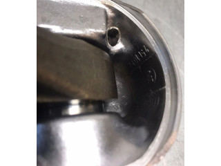 Píst 75L101 Volvo V40