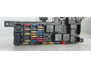 Блок предохранителей 8637841   Volvo V70    