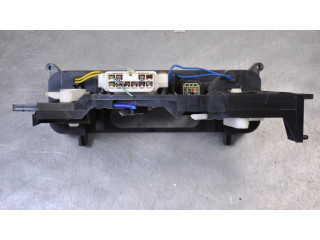 Блок управления климат-контролем Mitsubishi Colt