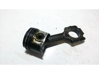 Píst Alfa Romeo 156 pro naftový motor 2.4