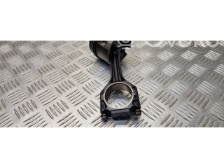  Поршень с шатуном    Volkswagen PASSAT B4  