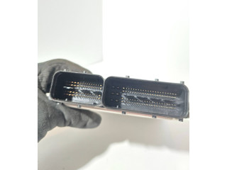 Řídící jednotka 03G906016HN, 0281012272   Volkswagen Caddy 2006