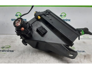 Блок предохранителей K68286175AA, K68282231AA Jeep Compass