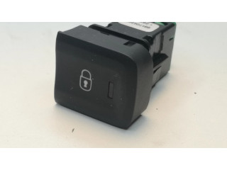 Включатель центрального замка