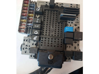 Блок предохранителей  9162316   Volvo V70    