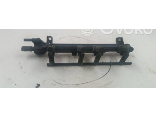 Топливная рампа    Volkswagen Golf IV  