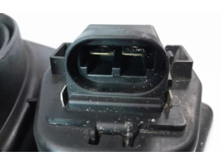 Вентилятор радиатора     8200525991, 2PINOS    Renault Clio III 