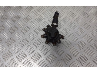 Топливная рампа 8200057345   Renault Clio II  