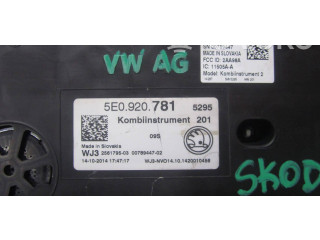 Панель приборов 5E0920781 Skoda Octavia Mk3 (5E)