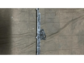 Другая деталь отсека двигателя