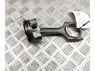 Поршень B 4204 T47 31401957, 32298424 Volvo XC40