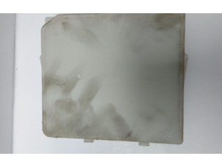 Pojistková skříňka 284b6eb30c Nissan Navara 2009