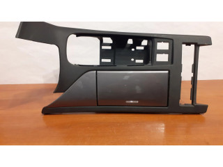 Другая центральная деталь консоли (туннеля)