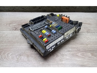 Блок предохранителей 28017881, 30728512 Volvo S60
