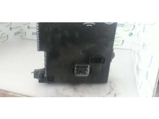 Блок предохранителей 30728512 Volvo S60