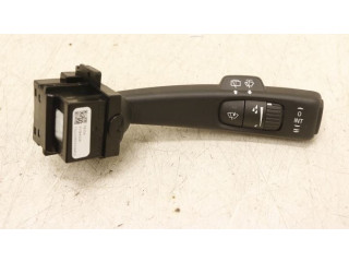 Ручка стеклоочистителей 31394008   Volvo V70