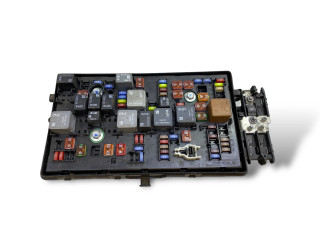 Блок предохранителей  13275883, 13222784   Opel Insignia A    