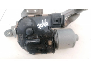 Двигатель стеклоочистителей