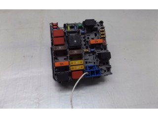 Блок предохранителей 13687865   Fiat Grande Punto    