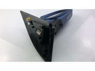 Боковое стекло в середине кузова