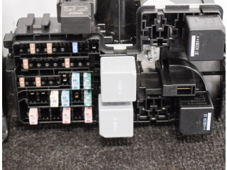 Блок предохранителей  31384034   Volvo XC90    