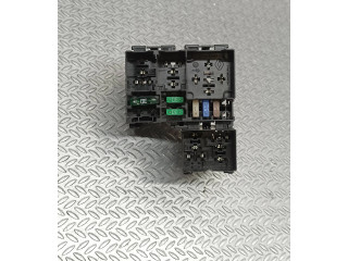 Блок предохранителей 243517538R Renault Clio IV