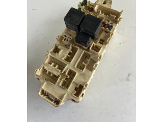 Pojistková skříňka Mitsubishi Pajero 2003