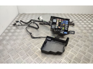 Блок предохранителей AV1T14K012GLD Ford B-MAX