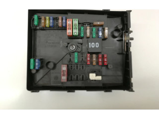 Блок предохранителей  1K0937125D   Volkswagen Caddy    