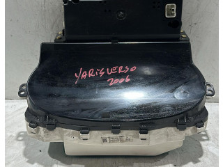 Панель приборов    Toyota Yaris Verso       