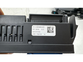 Pojistková skříňka A2239060402 Mercedes-Benz C W206 2023