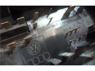 Блок предохранителей 1K0937124D   Audi A3 S3 8P    