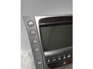 Радио/ проигрыватель CD/DVD / навигация