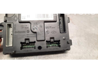 Блок комфорта 284B10447R Renault Clio IV