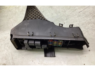 Блок предохранителей 9494210 Volvo S60