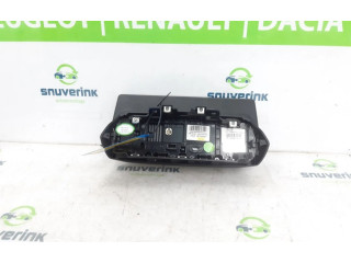 Дисплей    9841452080, 9824619980   Peugeot 2008 II