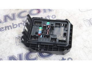 Блок предохранителей 284B78285R Renault Clio V