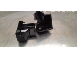 Pojistková skříňka 252361535R Nissan Juke II F16 2020