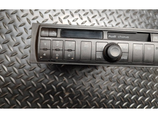 Радио/ проигрыватель CD/DVD / навигация