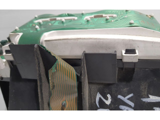 Панель приборов    Toyota Yaris Verso       