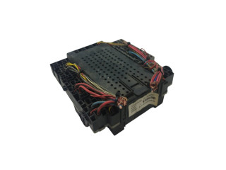 Блок предохранителей 8645411, 8645410   Volvo S80