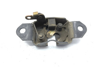 Замок багажника     Nissan Titan  -  года