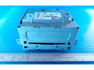 Радио/ проигрыватель CD/DVD / навигация